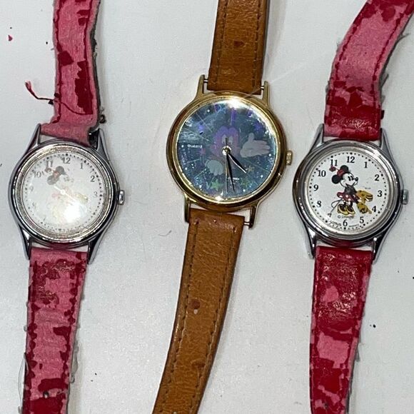 Lot of 7 Mickey Mouse Watches & Necklace - Picture 2 of 7